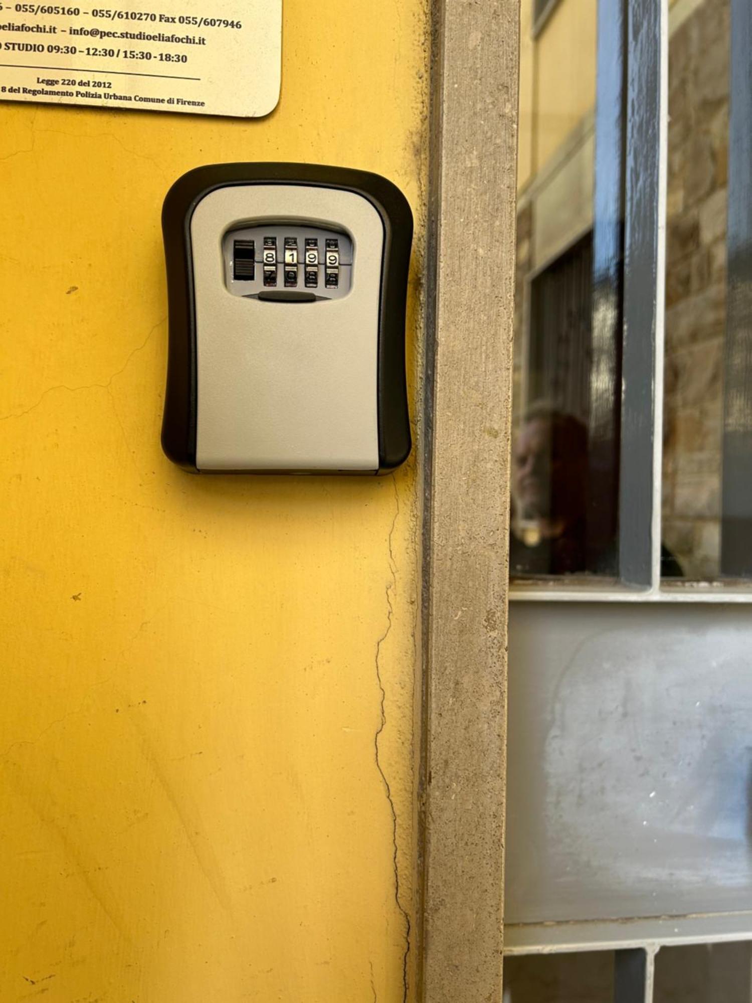 Appartamento Incantevole Con Patio Florence Ngoại thất bức ảnh